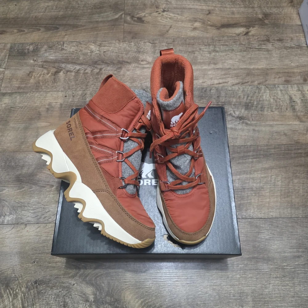 Sorel Kinectic Impact WP Red and Brown Winter Boots Women 8